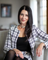 Headshot of Dr.Julie Deleemans Cancer Researcher University of Calgary